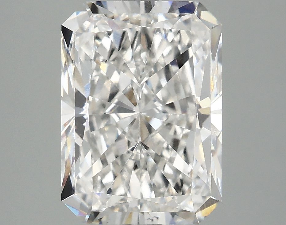 Lab-Grown Radiant Diamond - 3.95 Carats, F Color, VS1 Clarity - Certified by IGI - Report Number: LG689555224
