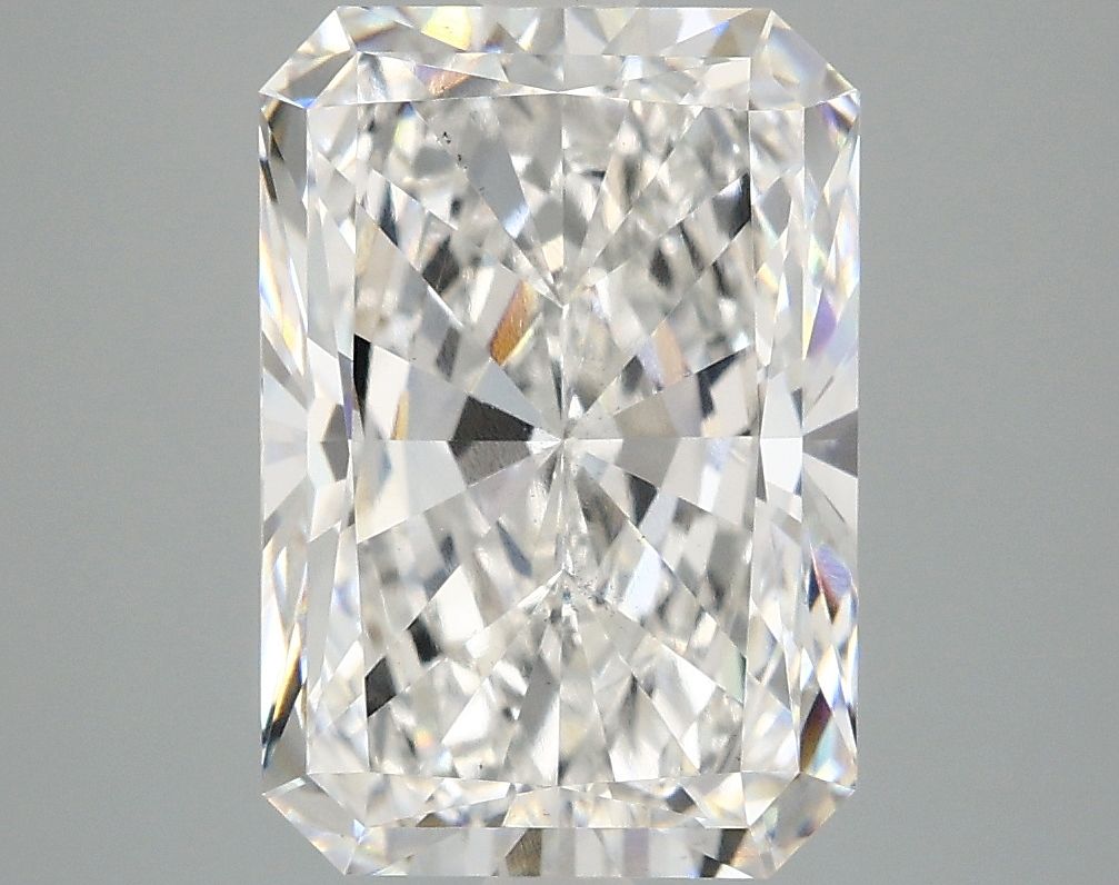 Lab-Grown Radiant Diamond - 4.51 Carats, E Color, VS2 Clarity - Certified by IGI - Report Number: LG686507265
