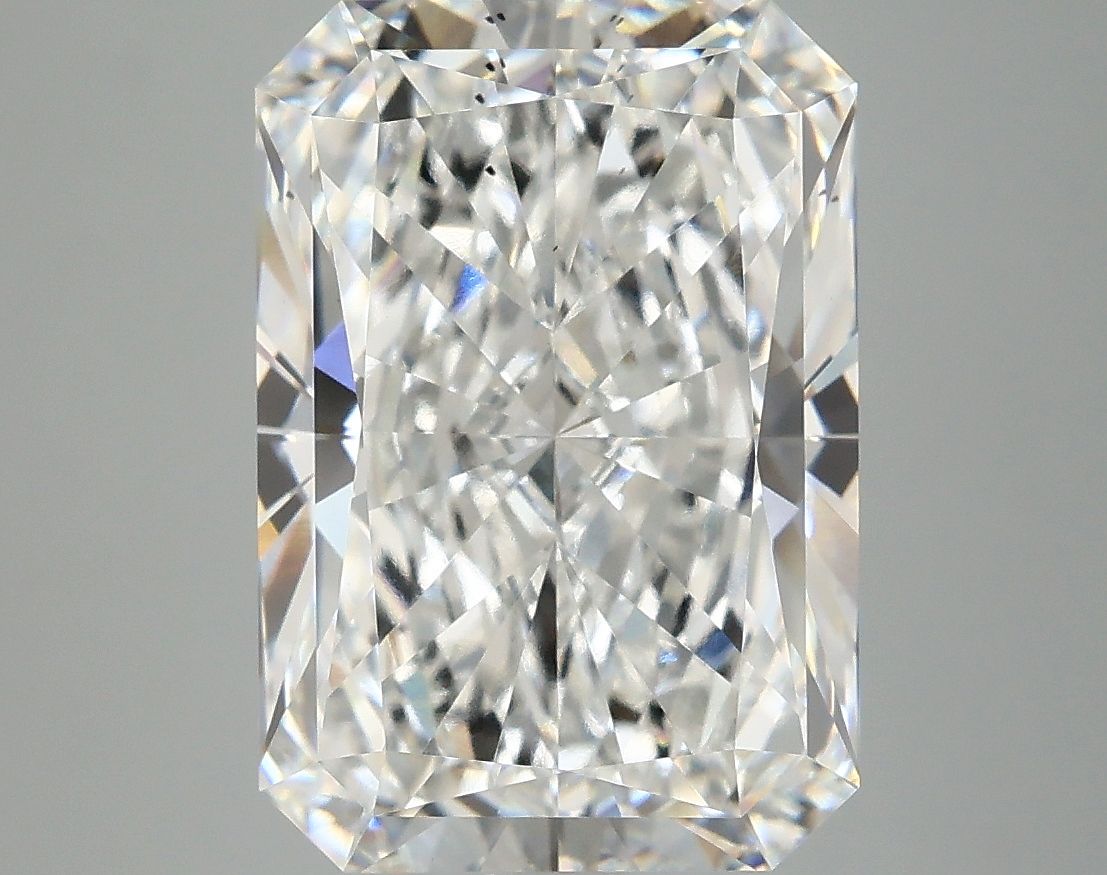 Lab-Grown Radiant Diamond - 6.06 Carats, E Color, VS2 Clarity - Certified by IGI - Report Number: LG678547663