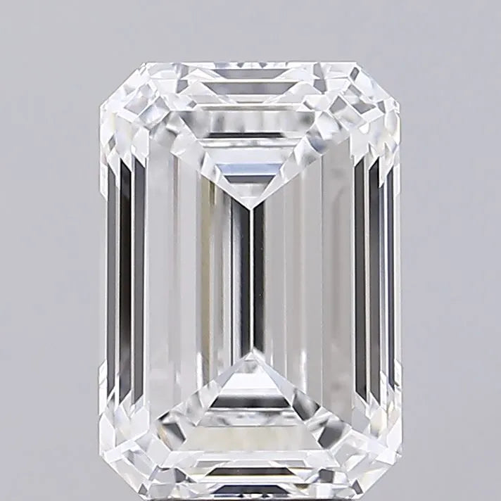 Diamant émeraude de 5,50 ct (couleur E, pureté VVS2, certifié IGI)