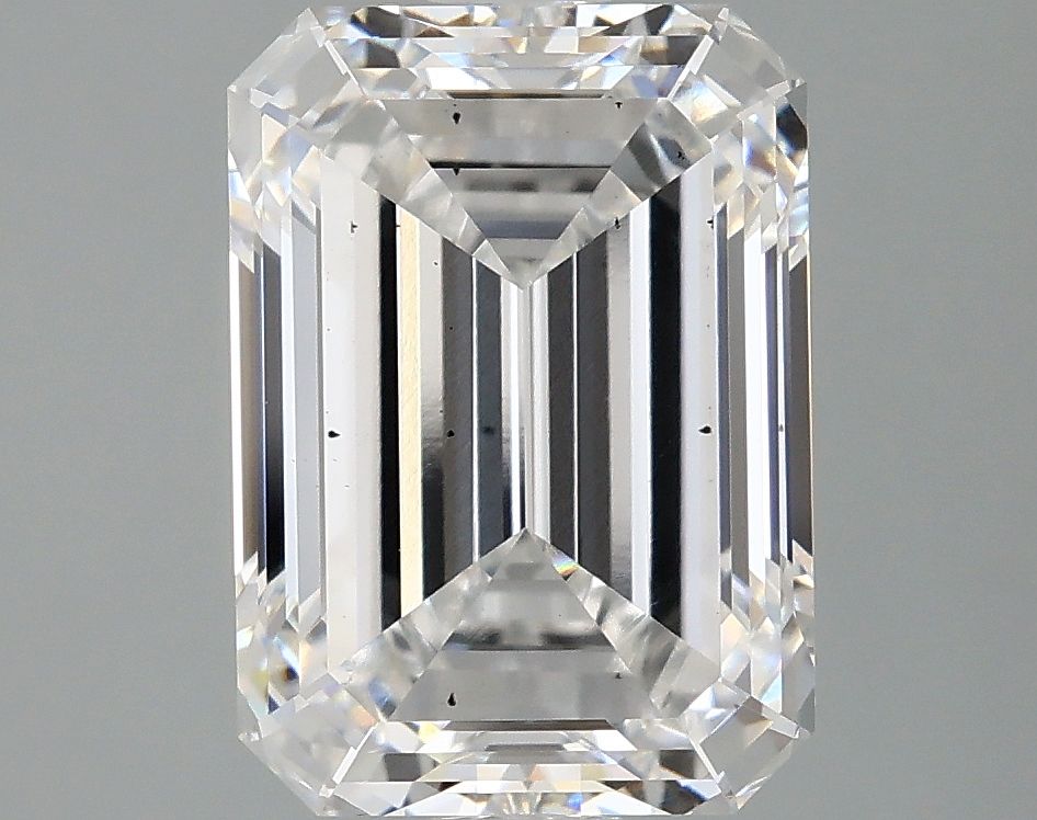 Lab-Grown Emerald Diamond - 4.52 Carats, E Color, VS2 Clarity - Certified by IGI - Report Number: LG667428674