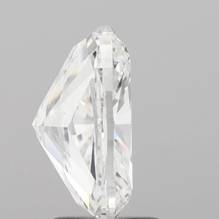3.02ct Cushion brilliant Lab Grown Diamond (Colour E, Clarity VVS1, IGI Certified)