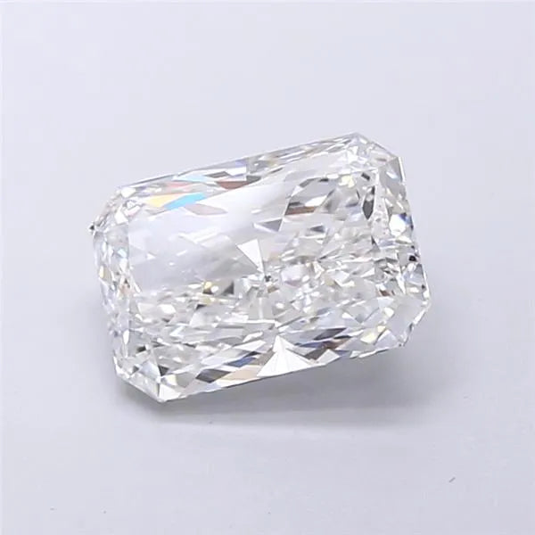 3.02ct Radiant Lab Grown Diamond (Colour F, Clarity VVS2, IGI Certified)