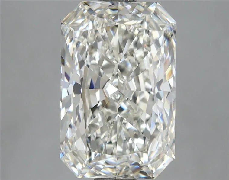 3.10ct Radiant Lab Grown Diamond (Colour G, Clarity VVS2, IGI Certified)