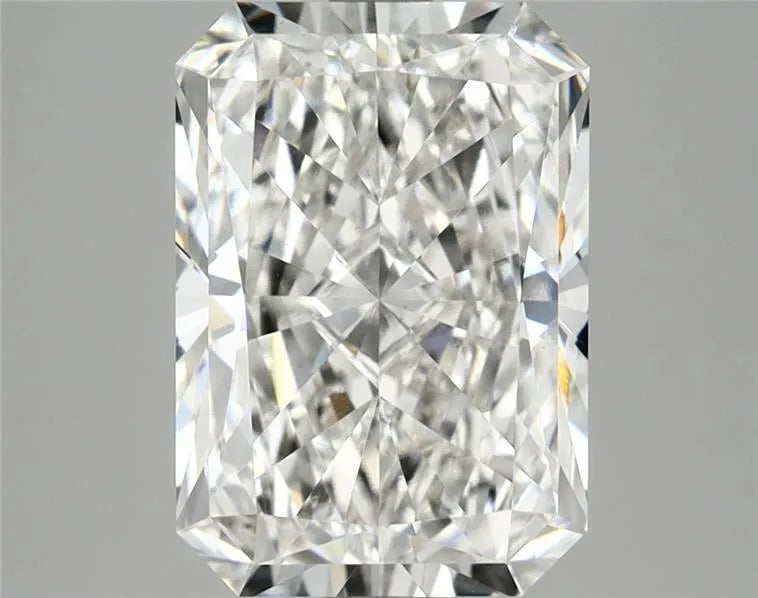 3.62ct Radiant Lab Grown Diamond (Colour G, Clarity VVS2, IGI Certified)