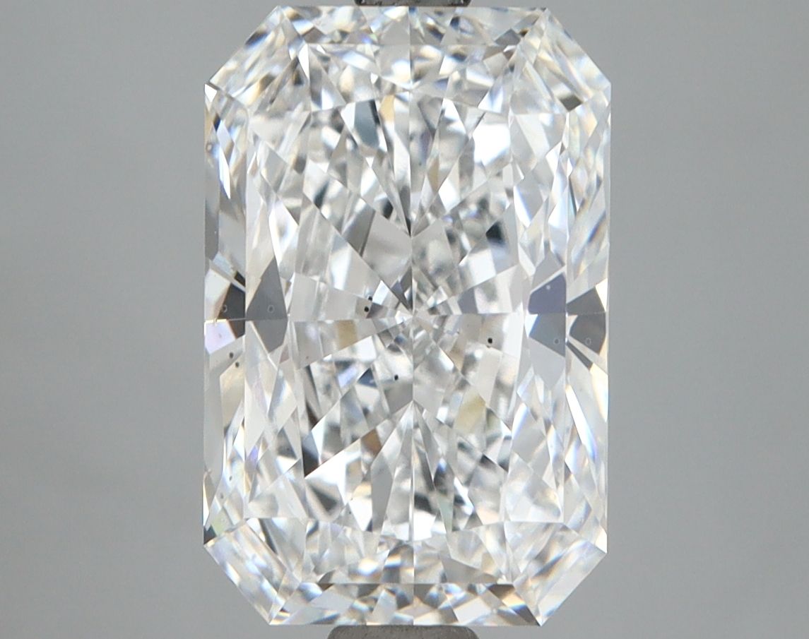 Lab-Grown Radiant Diamond - 4.01 Carats, E Color, VS2 Clarity - Certified by IGI - Report Number: LG710551450