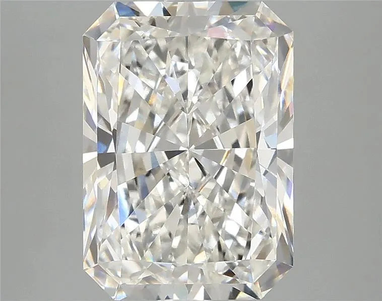 4.05ct Radiant Lab Grown Diamond (Colour F, Clarity VVS2, IGI Certified)