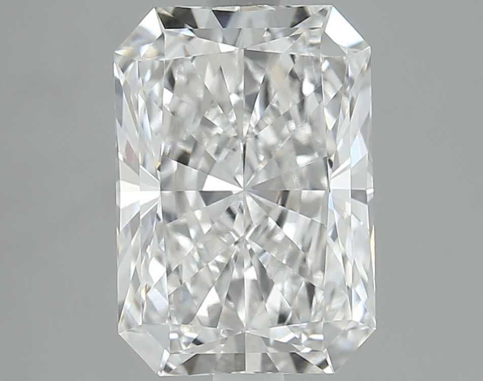 Lab-Grown Radiant Diamond - 3.6 Carats, E Color, VVS2 Clarity - Certified by IGI - Report Number: LG712560897