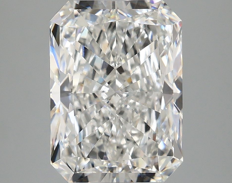Lab-Grown Radiant Diamond - 4.02 Carats, F Color, VVS2 Clarity - Certified by IGI - Report Number: LG667425351