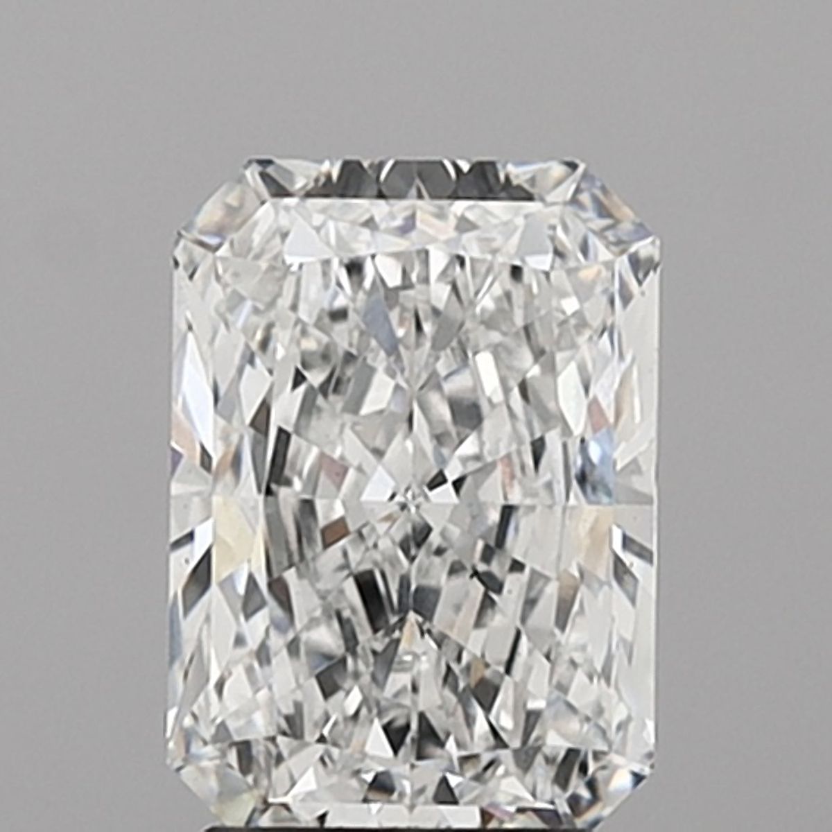 Lab-Grown Radiant Diamond - 3.09 Carats, E Color, VS2 Clarity - Certified by IGI - Report Number: LG678525841