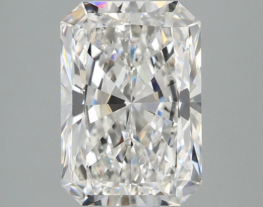 Lab-Grown Radiant Diamond - 3.03 Carats, F Color, VVS2 Clarity - Certified by IGI - Report Number: LG670424500
