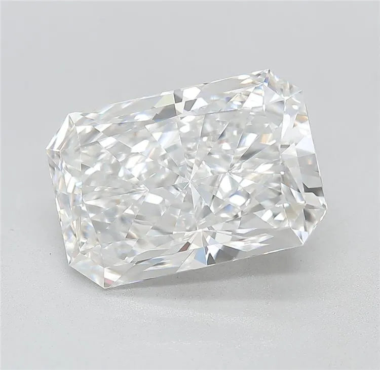 5.30ct Radiant Lab Grown Diamond (Colour E, Clarity VVS2, Cut EX, IGI Certified)