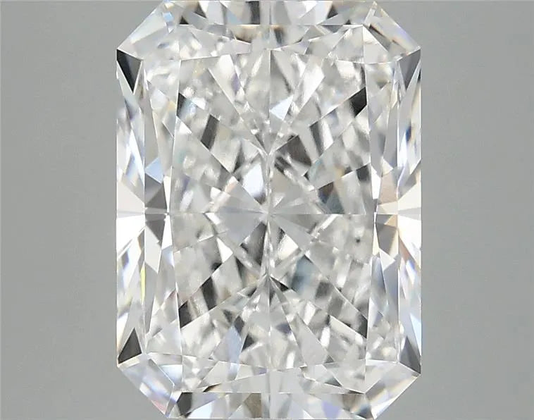 4.05ct Radiant Lab Grown Diamond (Colour F, Clarity VVS2, IGI Certified)
