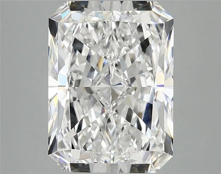 3.80ct Radiant Lab Grown Diamond (Colour E, Clarity VVS2, IGI Certified)