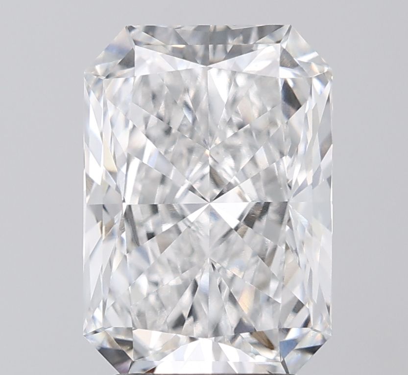 Lab-Grown Radiant Diamond - 4.01 Carats, E Color, VVS2 Clarity - Certified by IGI - Report Number: LG710593097