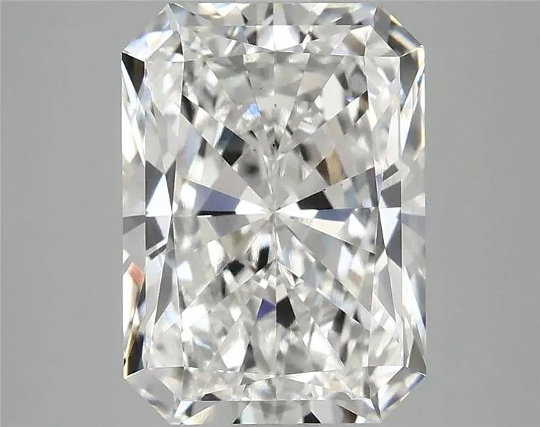 3.88ct Radiant Lab Grown Diamond (Colour F, Clarity VS1, IGI Certified)