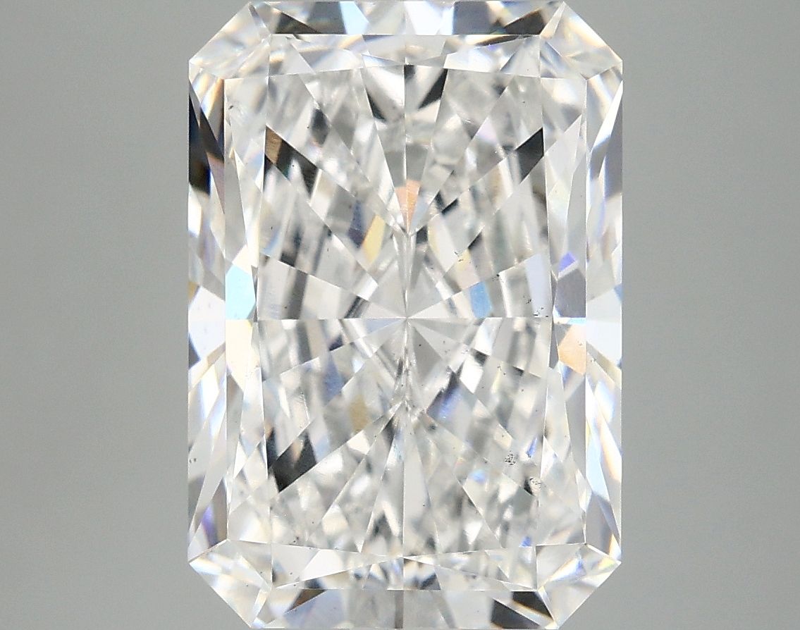 Lab-Grown Radiant Diamond - 6.05 Carats, E Color, VS2 Clarity - Certified by IGI - Report Number: LG674511547