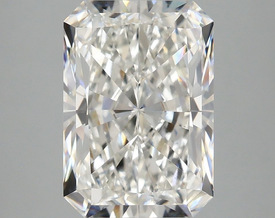 Lab-Grown Radiant Diamond - 4.02 Carats, F Color, VVS2 Clarity - Certified by IGI - Report Number: LG681595043