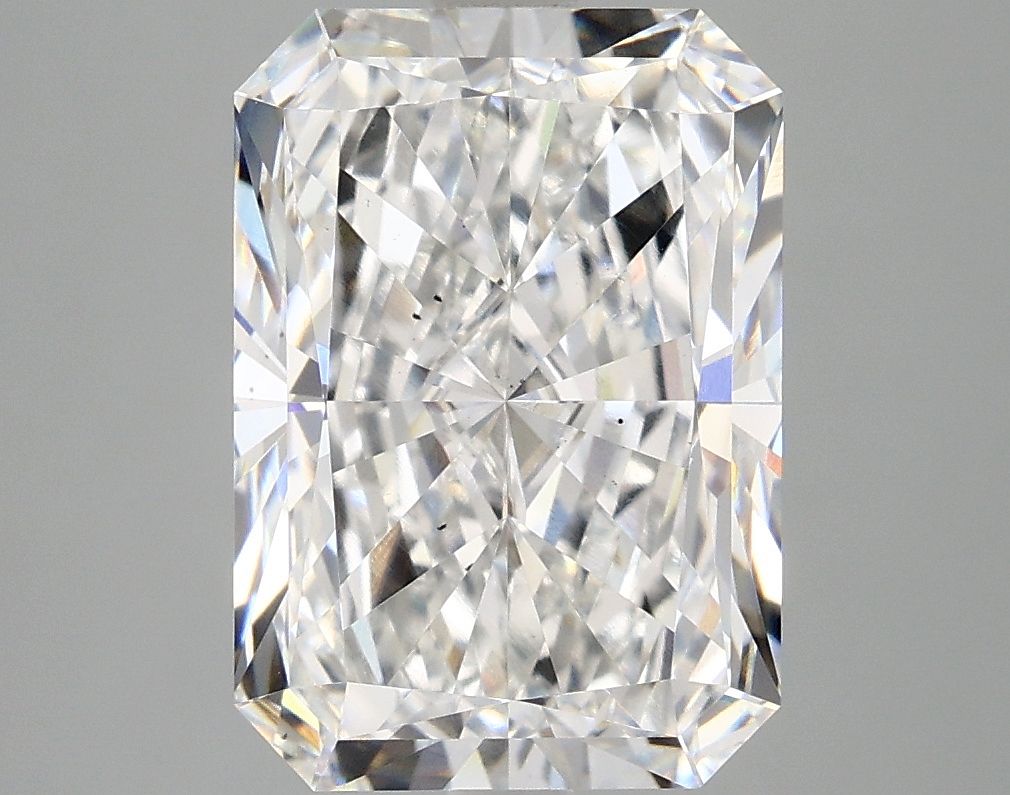 Lab-Grown Radiant Diamond - 4.54 Carats, E Color, VS2 Clarity - Certified by IGI - Report Number: LG689554841
