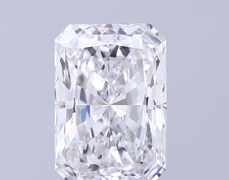 Lab-Grown Radiant Diamond - 4.08 Carats, E Color, VVS2 Clarity - Certified by IGI - Report Number: LG719507950
