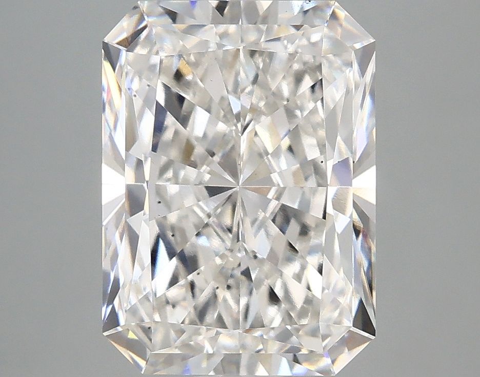 Lab-Grown Radiant Diamond - 4.05 Carats, F Color, VS2 Clarity - Certified by IGI - Report Number: LG680520105