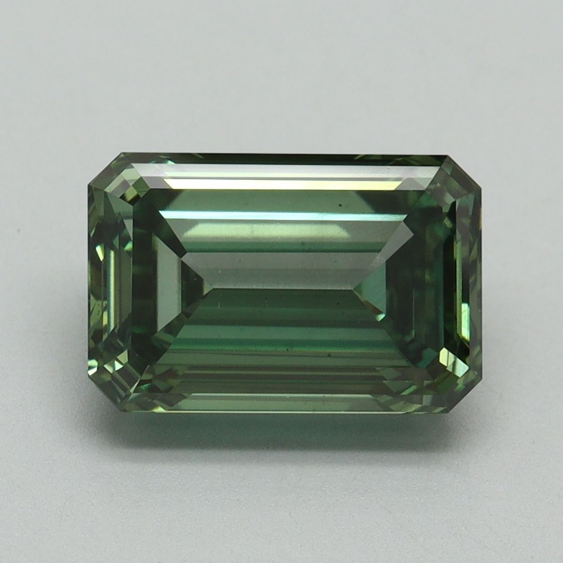 Lab-Grown Emerald Diamond - 3.5 Carats, Fancy Vivid Green Color, VS2 Clarity - Certified by IGI - Report Number: LG636401508
