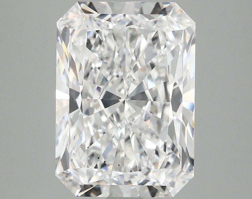 Lab-Grown Radiant Diamond - 4.57 Carats, E Color, VS2 Clarity - Certified by IGI - Report Number: LG696568137