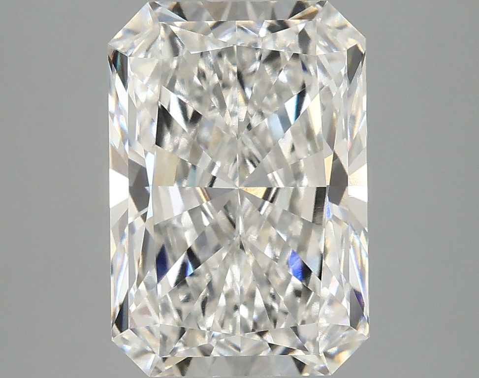 Lab-Grown Radiant Diamond - 4.02 Carats, F Color, VVS2 Clarity - Certified by IGI - Report Number: LG677581605