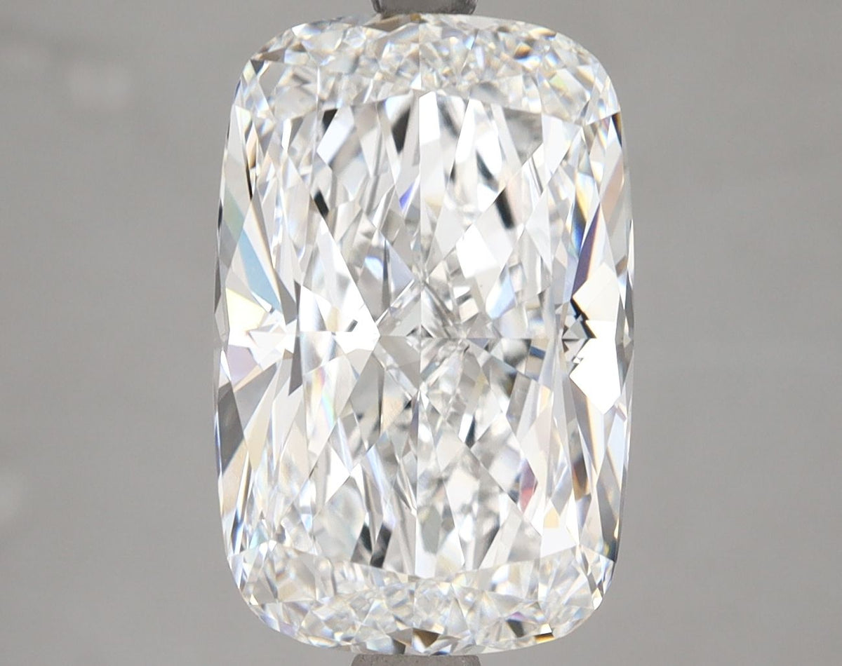 Cushion brilliant 5.61ct E VVS2 IGI - LG669455462