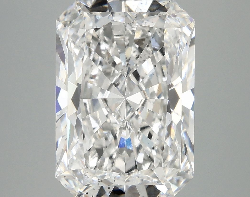 Lab-Grown Radiant Diamond - 5.09 Carats, F Color, VS2 Clarity - Certified by IGI - Report Number: LG689548350