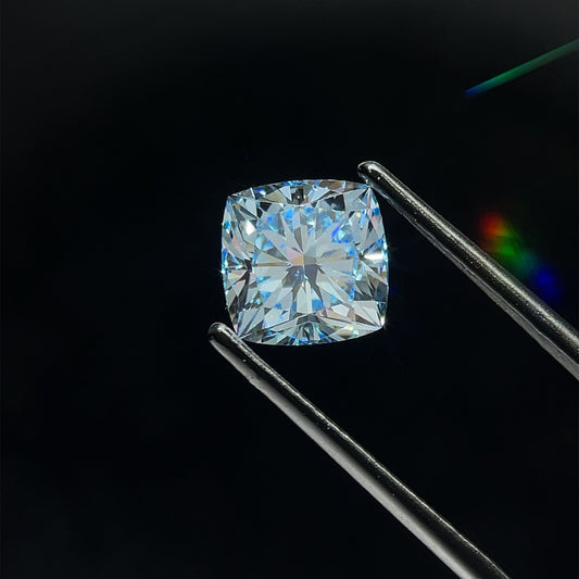 Lab-Grown Cushion Diamond - 3.08 Carats, Fancy Vivid Blue Color, VS2 Clarity - Certified by IGI - Report Number: LG633412738