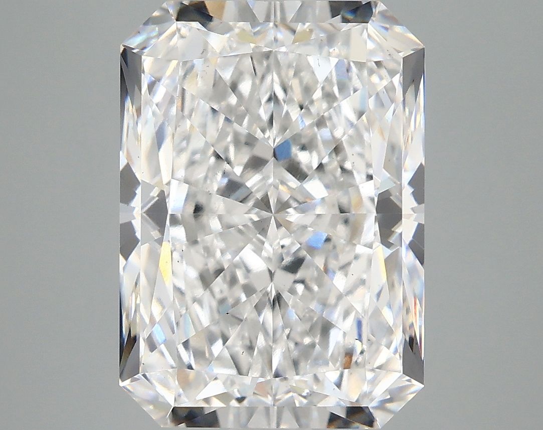 Lab-Grown Radiant Diamond - 6.04 Carats, E Color, VS2 Clarity - Certified by IGI - Report Number: LG682504689