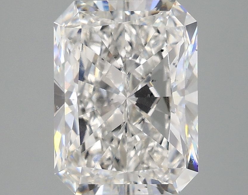 Lab-Grown Radiant Diamond - 2.96 Carats, F Color, VS2 Clarity - Certified by IGI - Report Number: LG685587919
