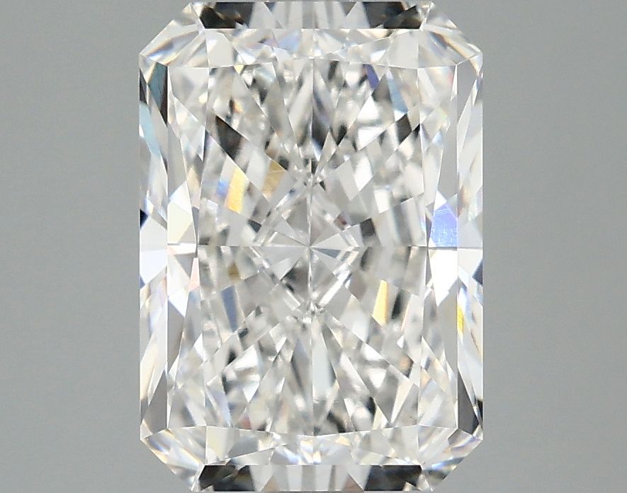 Lab-Grown Radiant Diamond - 3.03 Carats, F Color, VVS2 Clarity - Certified by IGI - Report Number: LG671423317