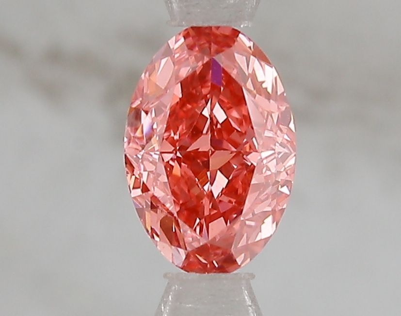 Lab-Grown Oval Diamond - 1.02 Carats, Fancy Vivid Pink Color, VVS2 Clarity - Certified by IGI - Report Number: LG671493195