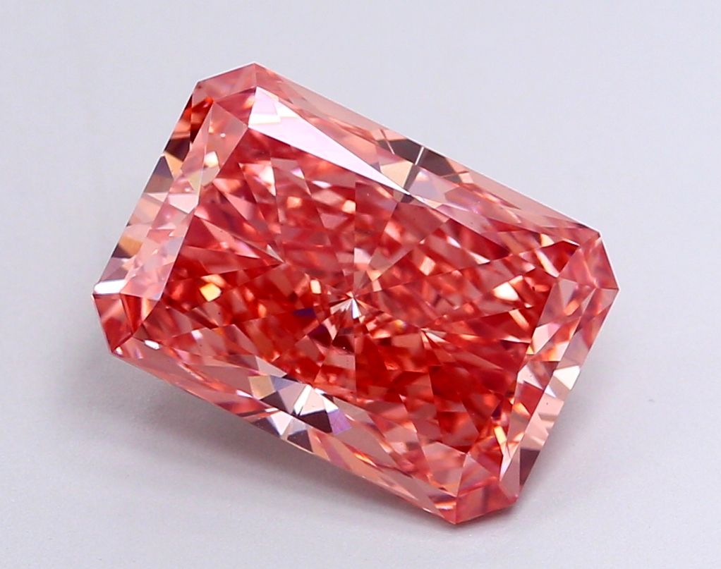 Lab-Grown Radiant Diamond - 5.12 Carats, Fancy Vivid Pink Color, VS1 Clarity - Certified by IGI - Report Number: LG621407320