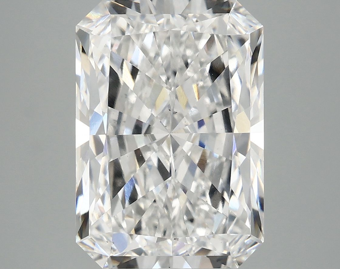 Lab-Grown Radiant Diamond - 6.03 Carats, F Color, VS1 Clarity - Certified by IGI - Report Number: LG689579813