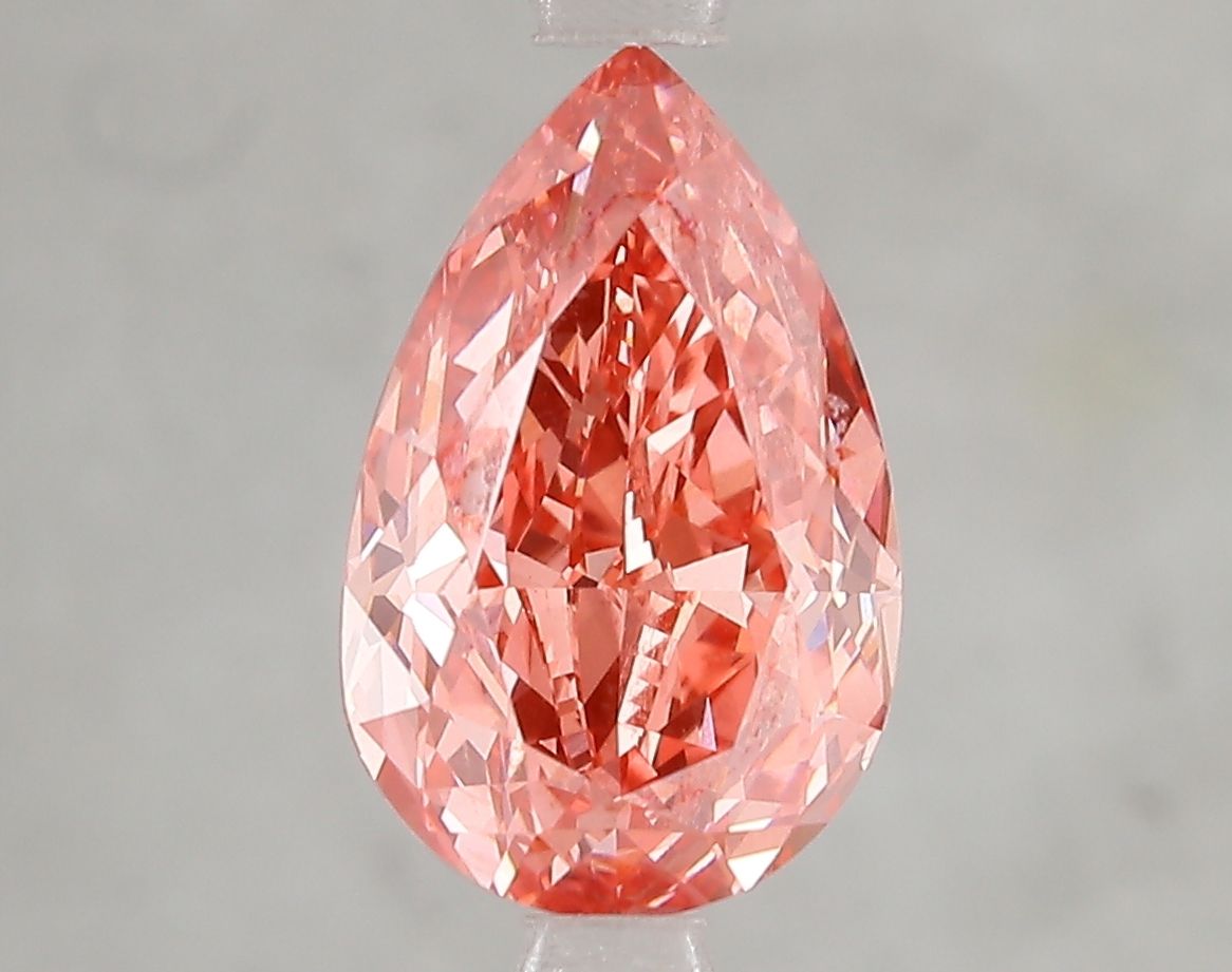 Lab-Grown Pear Diamond - 3.08 Carats, Fancy Vivid Red Color, VVS2 Clarity - Certified by IGI - Report Number: LG666431786