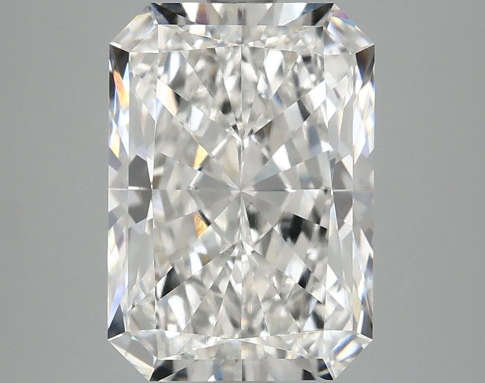 Lab-Grown Radiant Diamond - 4.04 Carats, F Color, VVS2 Clarity - Certified by IGI - Report Number: LG695510855