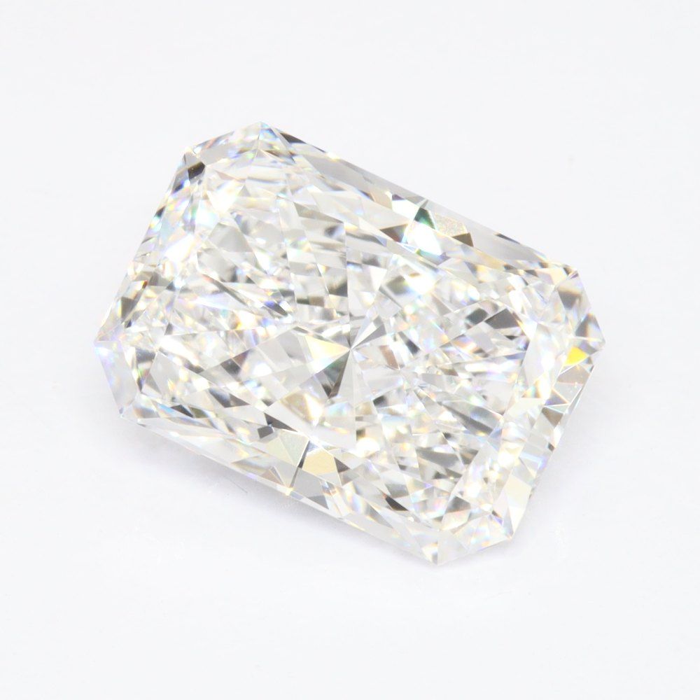 Lab-Grown Radiant Diamond - 3.51 Carats, D Color, VVS2 Clarity - Certified by IGI - Report Number: LG685589277