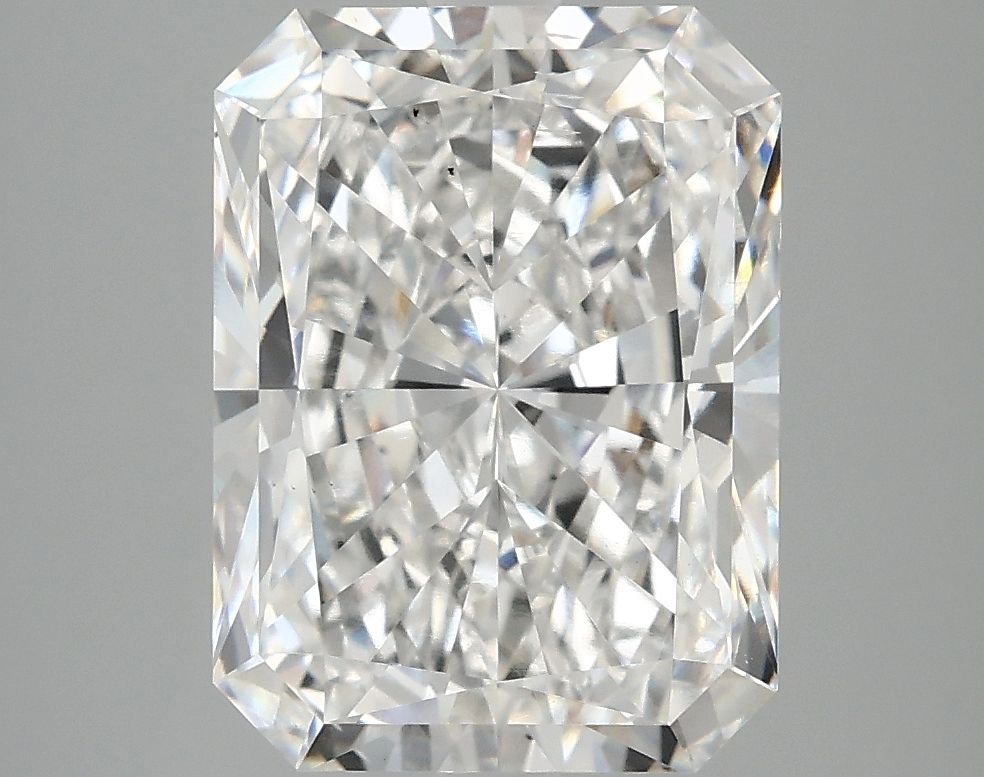 Lab-Grown Radiant Diamond - 4.6 Carats, F Color, VS2 Clarity - Certified by IGI - Report Number: LG717502398
