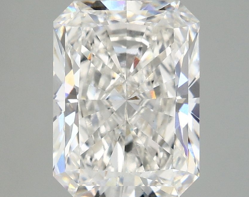 Lab-Grown Radiant Diamond - 2.96 Carats, E Color, VS2 Clarity - Certified by IGI - Report Number: LG674556072