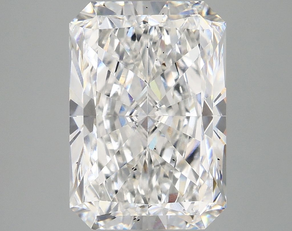 Lab-Grown Radiant Diamond - 4.68 Carats, E Color, VS2 Clarity - Certified by IGI - Report Number: LG689535602