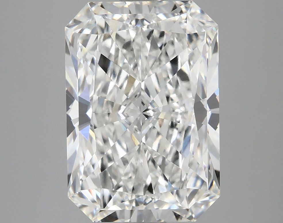 Lab-Grown Radiant Diamond - 4.03 Carats, F Color, VVS2 Clarity - Certified by IGI - Report Number: LG686506708