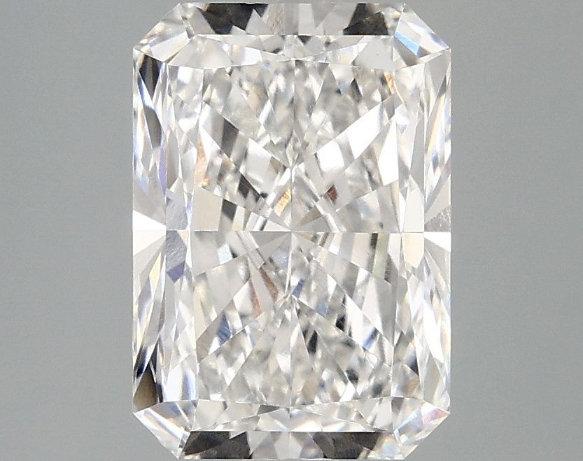 Lab-Grown Radiant Diamond - 2.96 Carats, F Color, VVS2 Clarity - Certified by IGI - Report Number: LG683503242