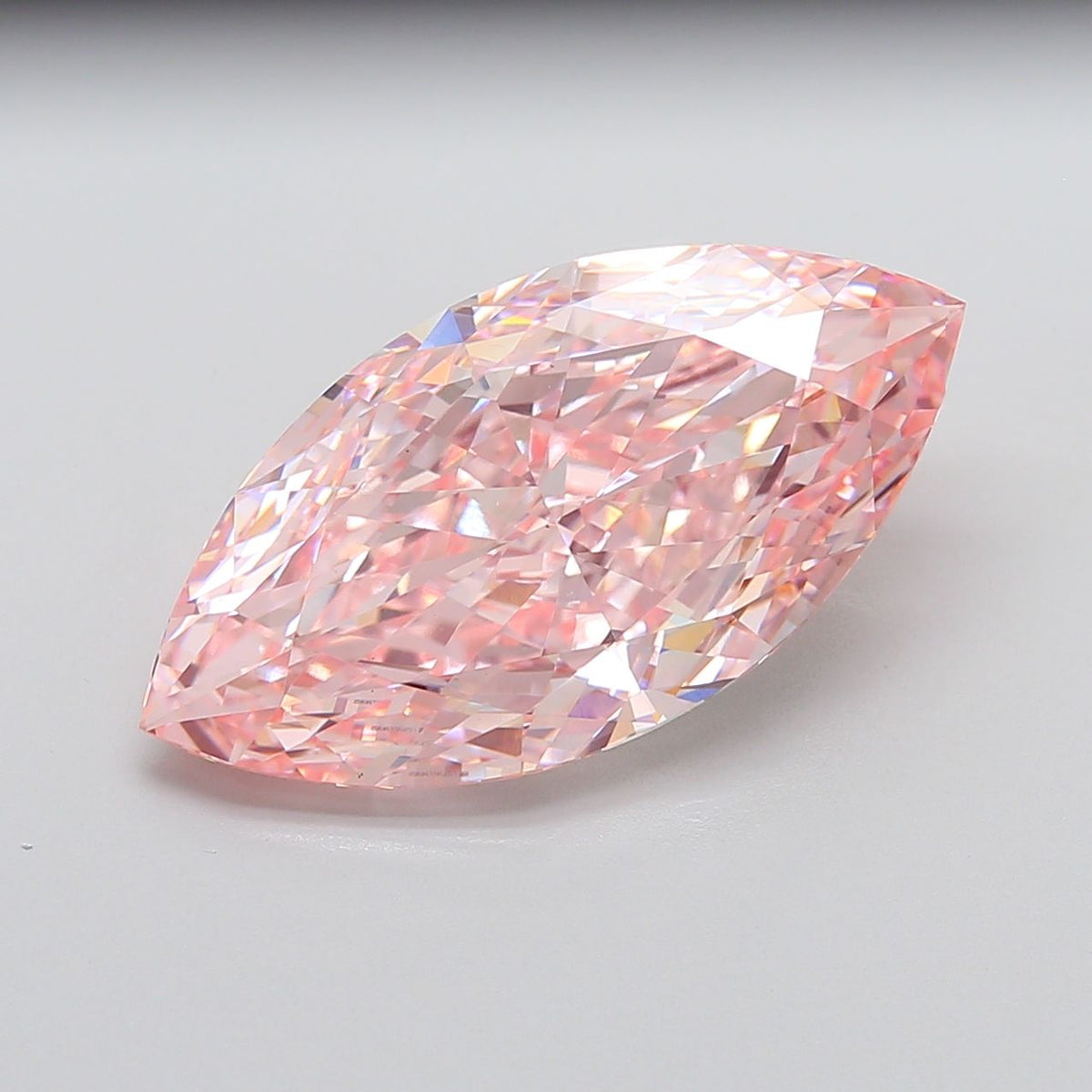 Marquise 14.09ct Fancy Vivid Pink VS2 - Cut • IGI • LG756534902